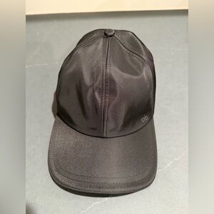Alo Yoga performance off duty cap